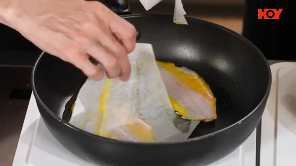 Sear Fish with Parchment Paper, Potato-Side Down